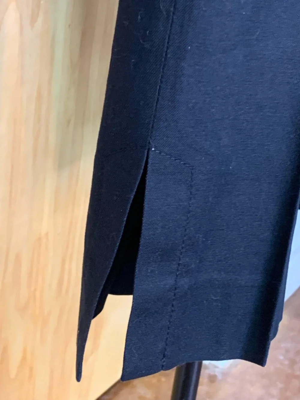 Cabi Cropped Linen/cotton blend pants - Picture 2 of 5